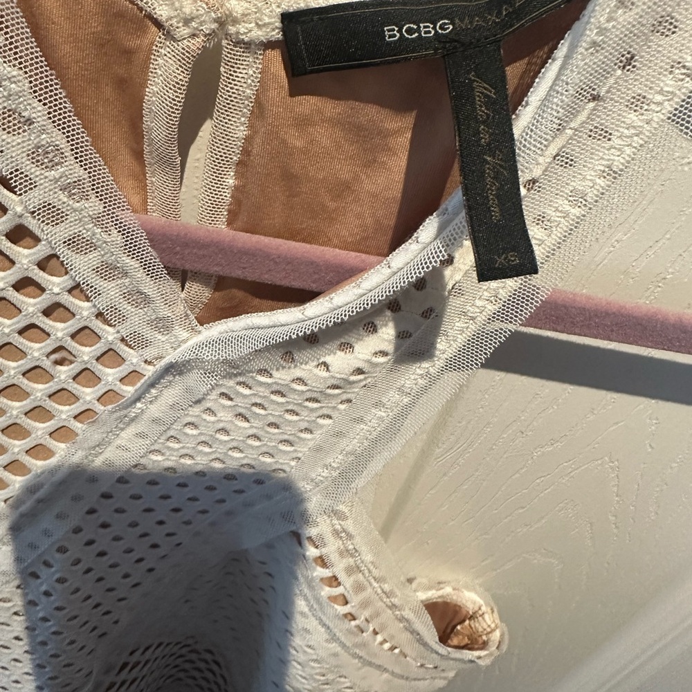 BCBG MAX AZRIA OFF WHITE KATLIN GOMETRIC MESH TANK Size XS - Picture 7 of 12